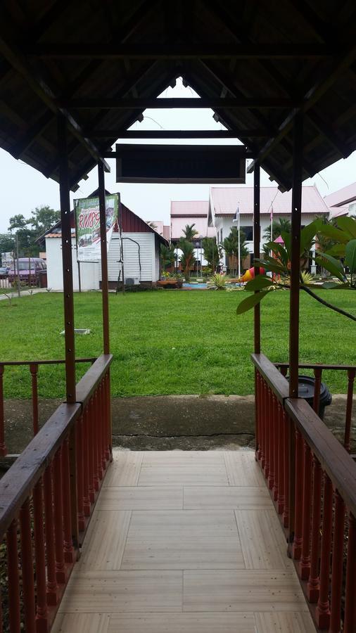 Noor Arfa River Chalet Kuala Terengganu Buitenkant foto