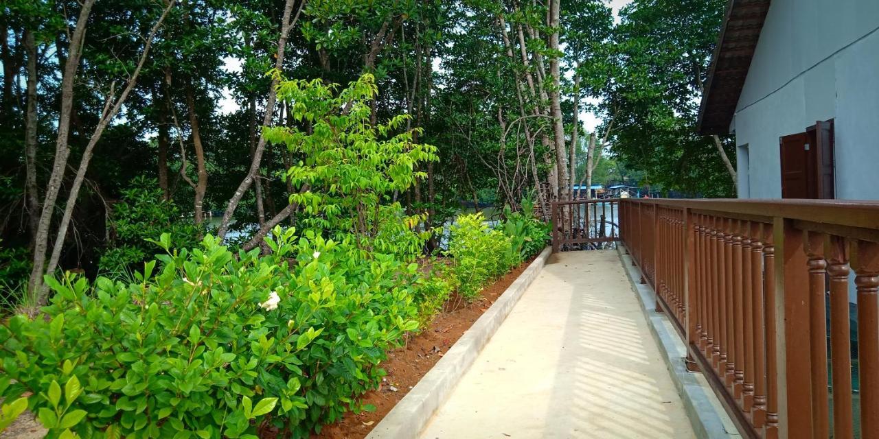 Noor Arfa River Chalet Kuala Terengganu Buitenkant foto